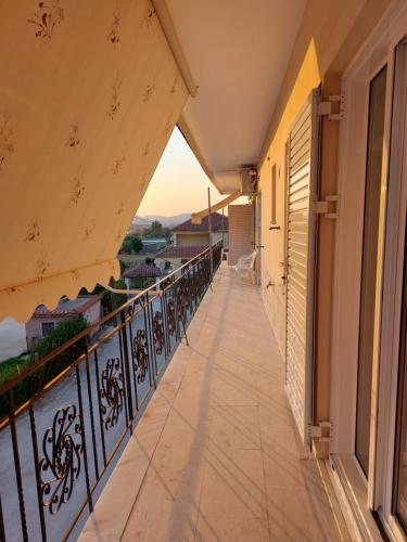 陽台/露台, Theos Apartment in 卡納拉基