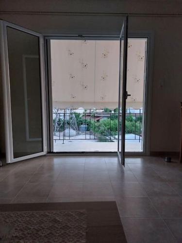 陽台/露台, Theos Apartment in 卡納拉基