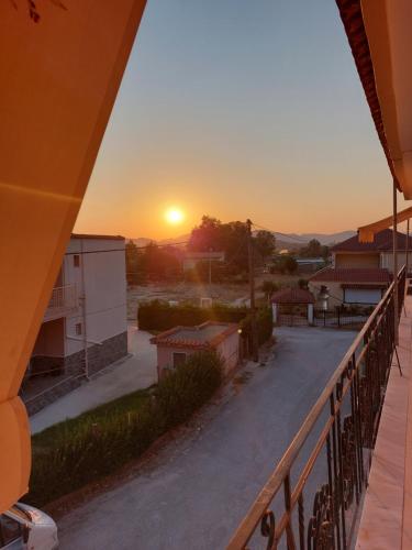 陽台/露台, Theos Apartment in 卡納拉基