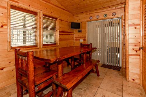 Circle Views by Big Bear Vacations Walk To Lake Boulder Bay Chalet detail