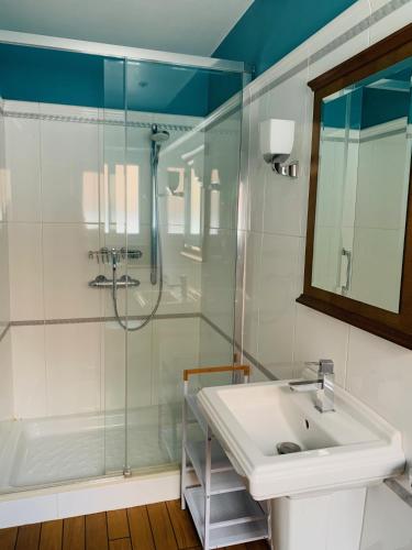Bathroom, La Maison d'Emilie - Chambres d'hotes in Chaumes-en-Brie