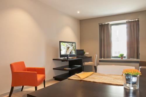 Castelnou Aparthotel - image 2