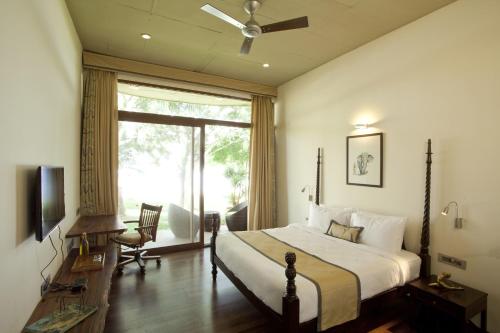 Waterwoods Lodge Kabini