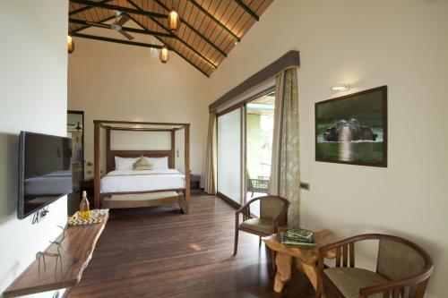 Waterwoods Lodge Kabini