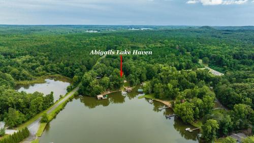 Abigails Lake Haven in Jacksons Gap, USA