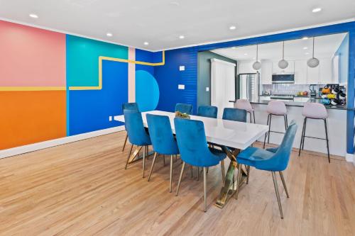 Stylishly Renovated 5-Bedroom Home in AC - Perfect for Groups and Families in Atlantic City, USA