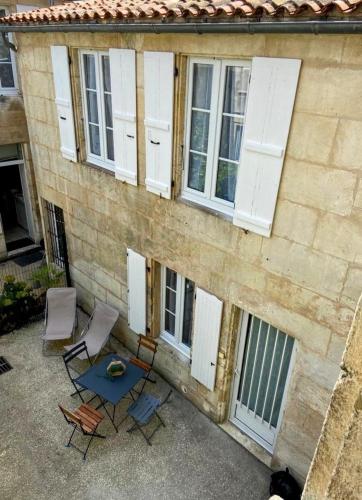 Maison de ville avec terrasse - Location saisonnière - Rochefort