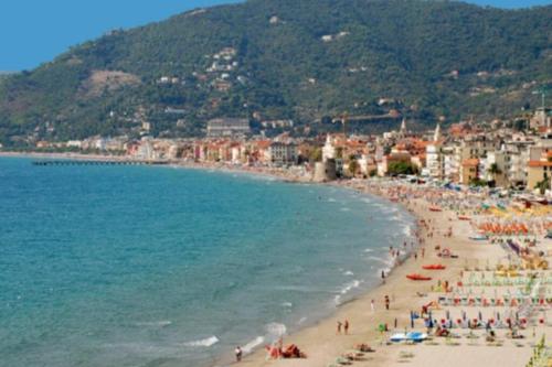  Bilocale a 15 min da Alassio e Albenga, Ferienwohnung in Ranzo-Borgo