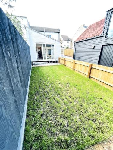 花園, 2 Bedroom Modern House in Cambridge city centre in 聖安德魯斯堂區