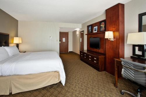 Holiday Inn University Plaza-Bowling Green, an IHG Hotel