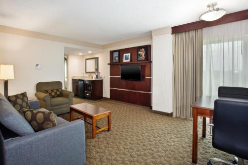 Holiday Inn University Plaza-Bowling Green