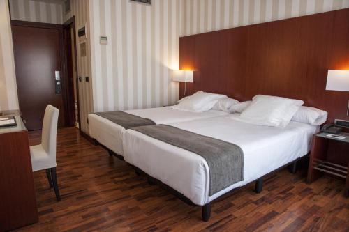 Hotel RH Murcia Centro By Hoteles RH - Tap to explore photos