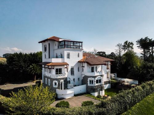 Résidence Chateau d'Acotz - Appartements avec piscine à 600m des plages à Saint-Jean-de-Luz - Hôtel - Saint-Jean-de-Luz