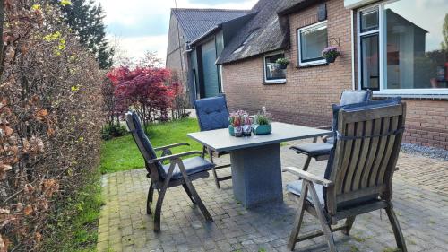 Garden, Betuwe Huisje in Meteren