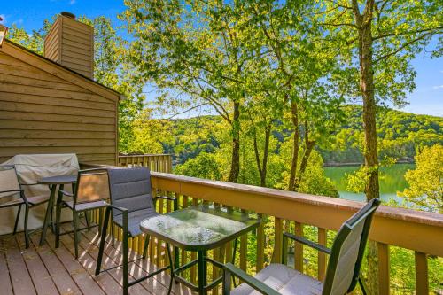 Lake Living Luxury in Lake Lure, USA