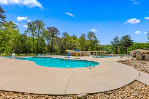 Lake Living Luxury in Lake Lure, USA