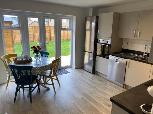 virtuve, Comfortable new home in Isleham in Isleham