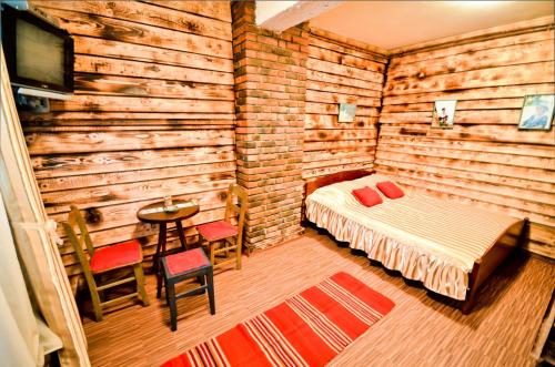 3 twin beds