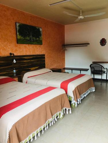 2 double beds