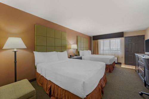 2 queen beds