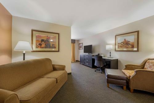 Best Western Plus Country Inn & Suites - image 10