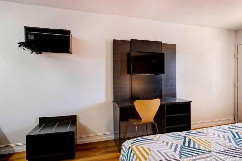 Fairview Inn & Suites - image 5