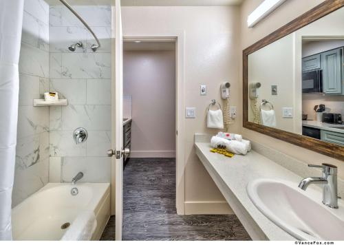 Surestay Hotel by Best Western Lovelock – Lovelock, NV