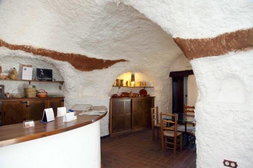 Duplex cave