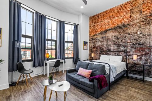 One Bedroom Luxury Loft, Private Parking, EV Charger - Apartment - Philadelphia