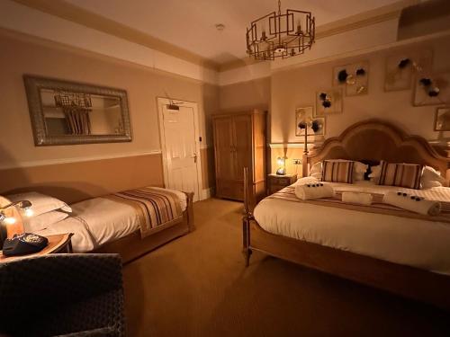 Chester House Guest House Room Type - Super Deluxe Triple Room with Ensuite & Jacuzzi Bath