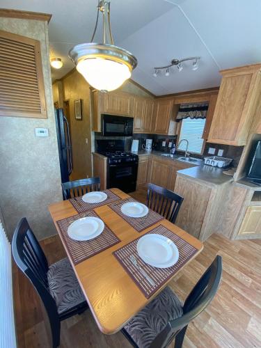2 bedrooms, 4 beds