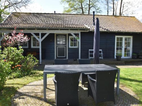  Amazing holiday home in Goedereede with garden, Ferienwohnung in Goedereede