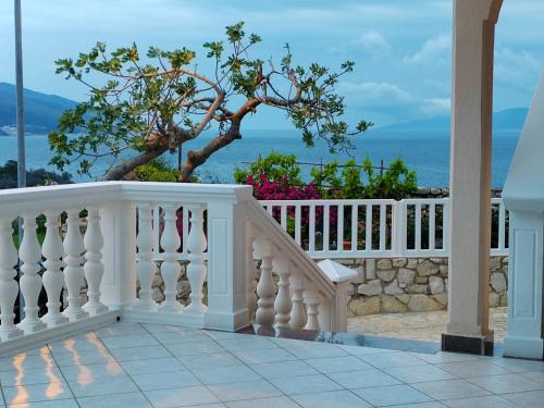 Apartment with Garden View