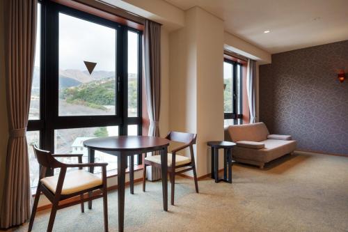 room detail thumbnail 1