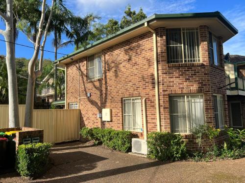 3 Bedroom Town house near Gosford CBD Sleeps 6 plus