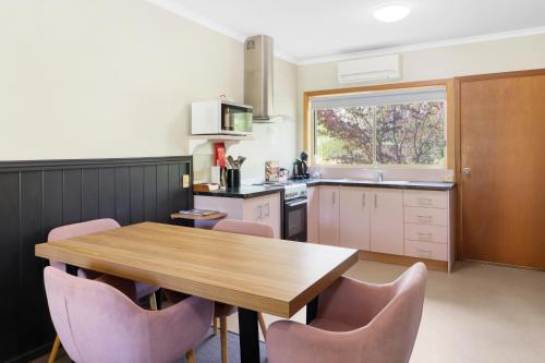 แบนโจส์ ออล ซีซั่น แอคคอมมอเดชั่น (Banjos All Seasons Accommodation) in แมนส์ฟิลด์