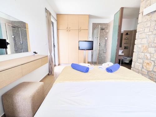 Villa CostaMare - enjoy lazy days on the private Pool-Jacuzzi