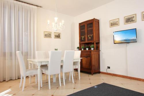 Two-Bedroom Apartment image 8