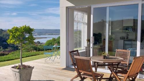 Knysna Private Estate Lagoon Apartment - Garden Apartment - Secure Estate Knysna