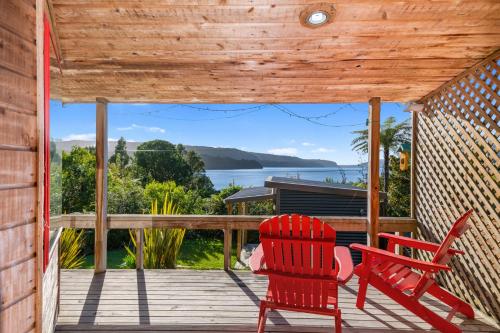 Lakeside Lookout - Lake Tarawera Holiday Home - Lake Tarawera