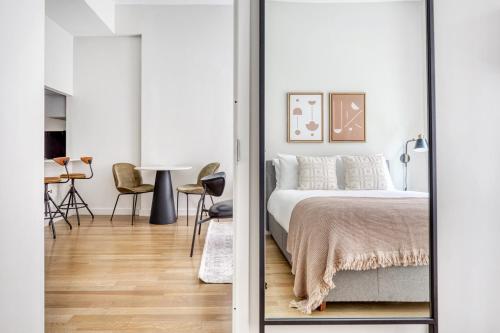 UES 1BR w Doorman Gym nr Carl Schurz Park NYC-642 in New York, USA