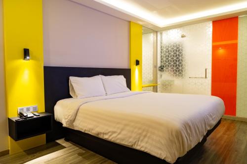 room detail thumbnail 1