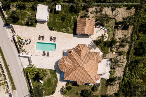 Villa Ellania - Accommodation - Ambelókipoi