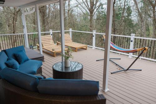 Cowry Acres - 11 Acre Enchanted Retreat, Hot Tub - 발코니/테라스
