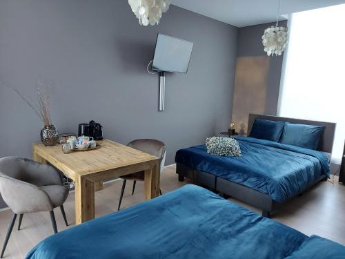 Bed & Wellness Boxtel, 4 persoonskamer met eigen badkamer in Boxtel