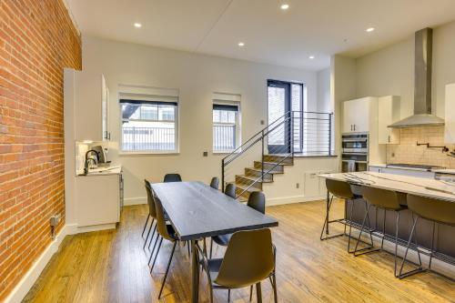 Downtown Omaha Getaway with Deck and Gas Grill! Downtown Omaha Getaway with Deck and Gas Grill!