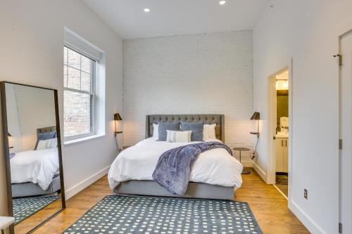 Downtown Omaha Getaway with Deck and Gas Grill! Downtown Omaha Getaway with Deck and Gas Grill!