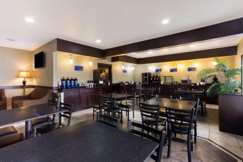 Best Western Crossroads Inn in Schererville, USA