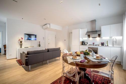 Apt. Venice Modern Style - image 7