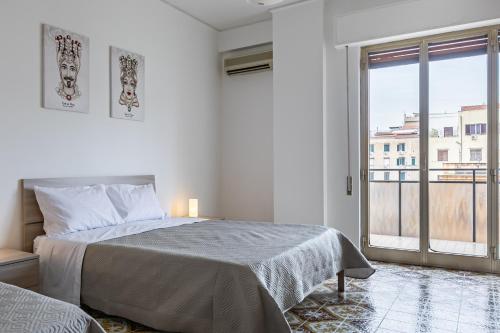 Via Libertà Roomy Apartment